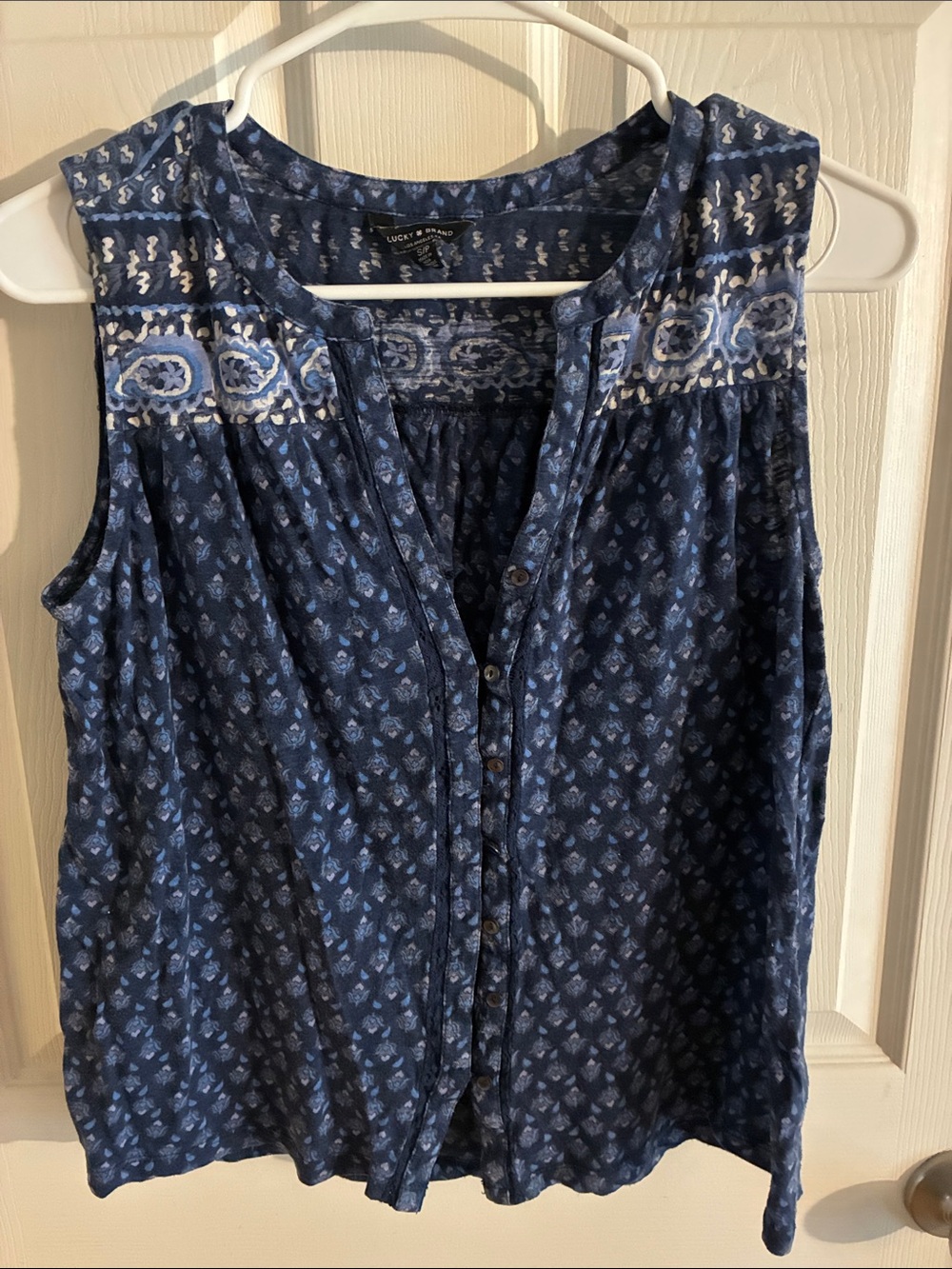 Lucky Brand blue paisley top size small